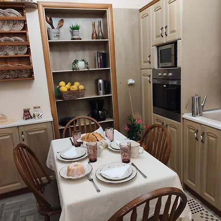 Vicky's House *